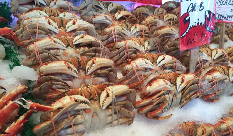 Crabs on ice in a fish market